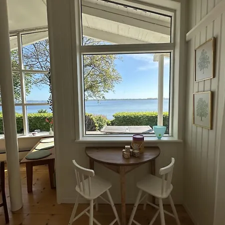 Prázdninový dům Unique, Direct Access To Isefjorden & A Private Holbæk